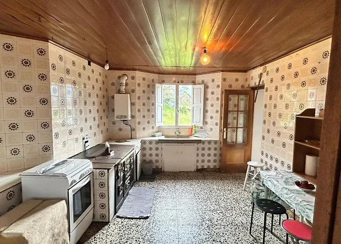 Casa De Aldea A Cinza
